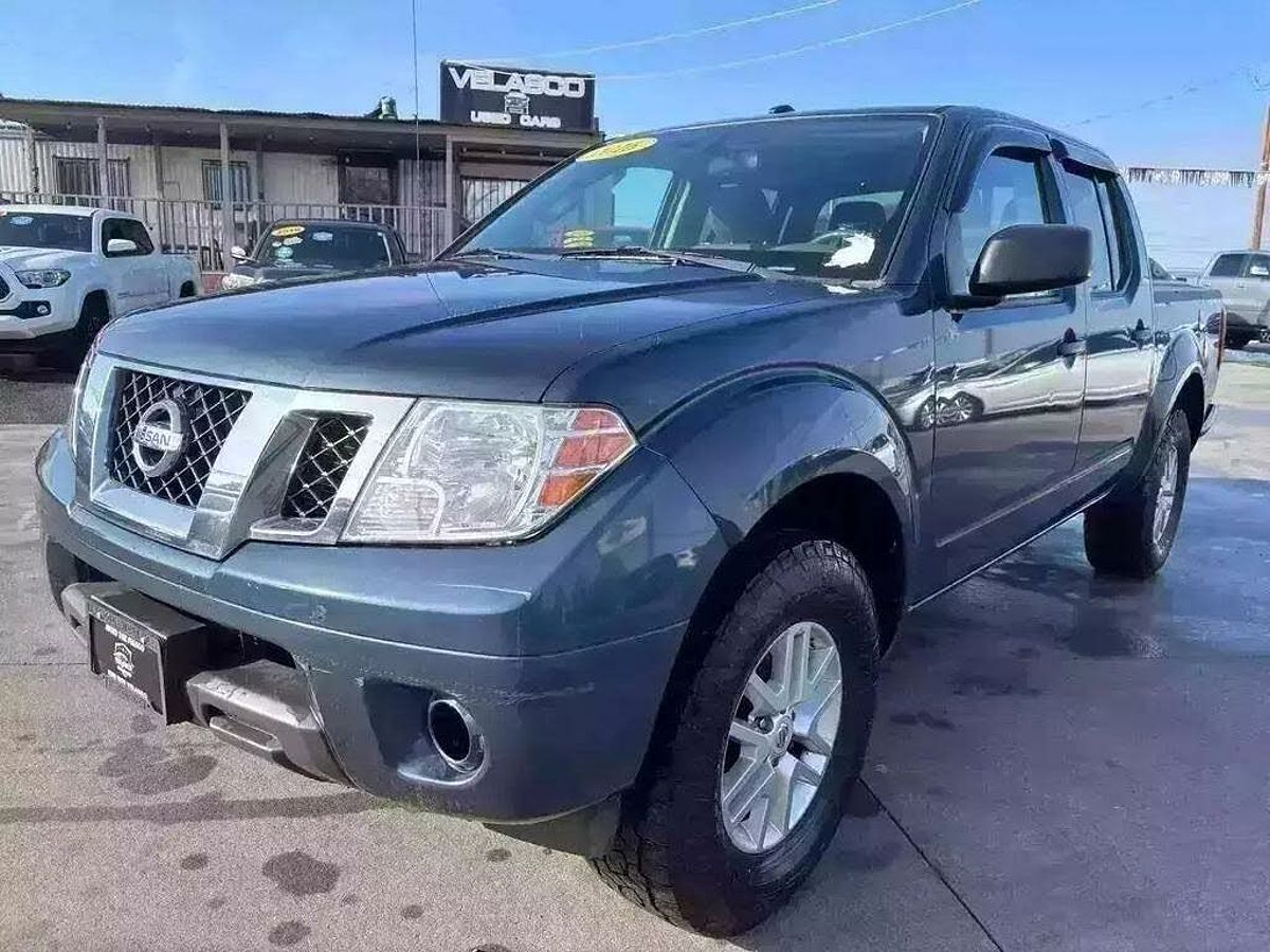 2016 Nissan Frontier Pro-4X navigating rough terrain