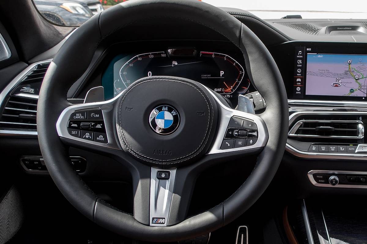 2019 BMW X7 front row interior with steering wheel