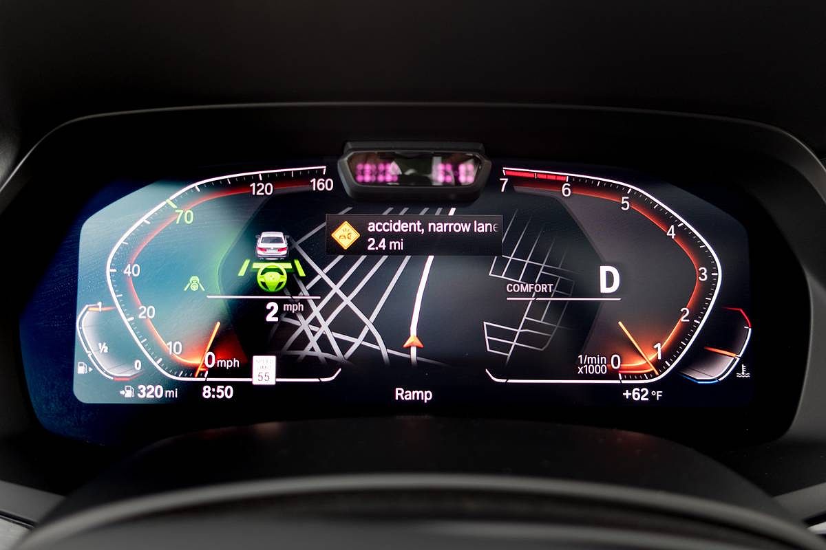 2019 BMW X7 instrument panel interior