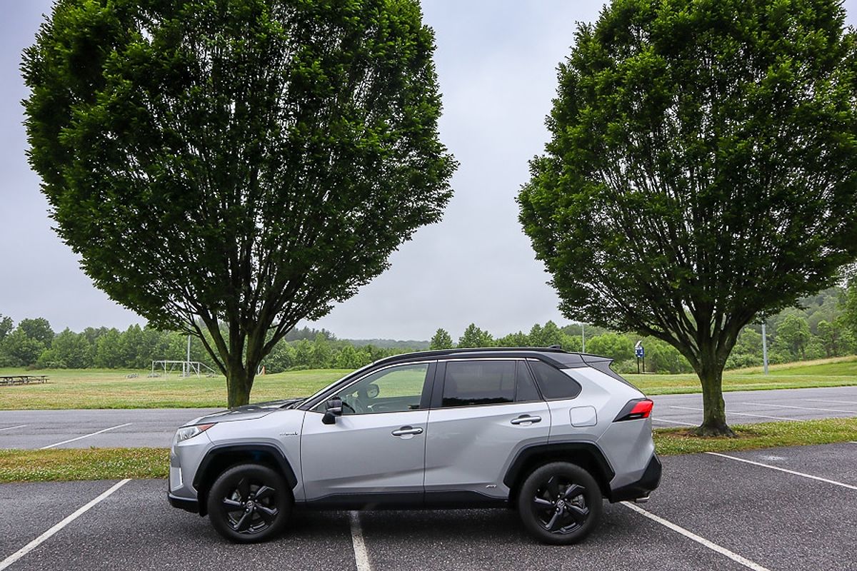 2019 Toyota RAV4 Hybrid XSE