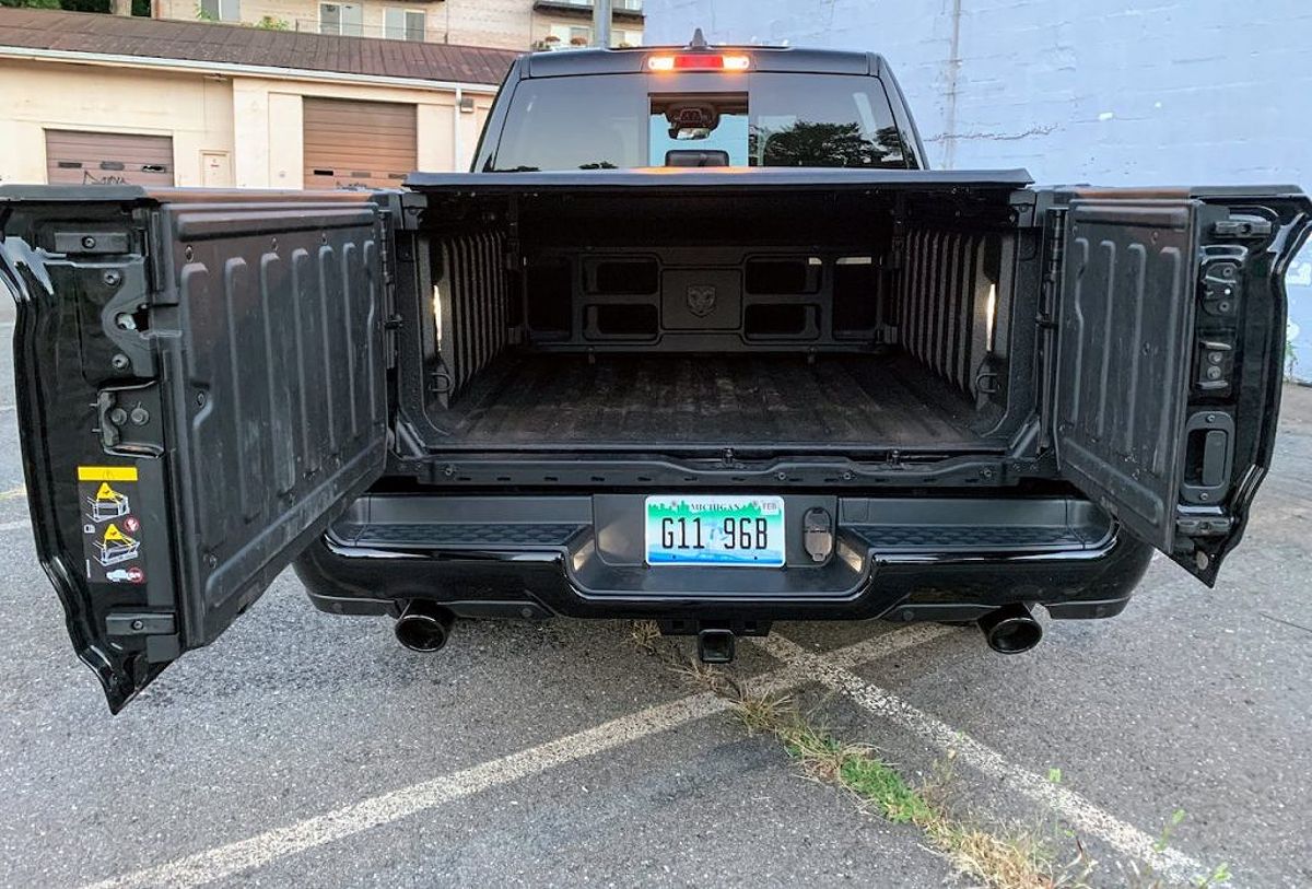 Ram 1500 multi function tailgate